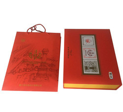 Sleeve Design Gift Souvenir Packaging Box Hard Board Box With Magnetic Closure