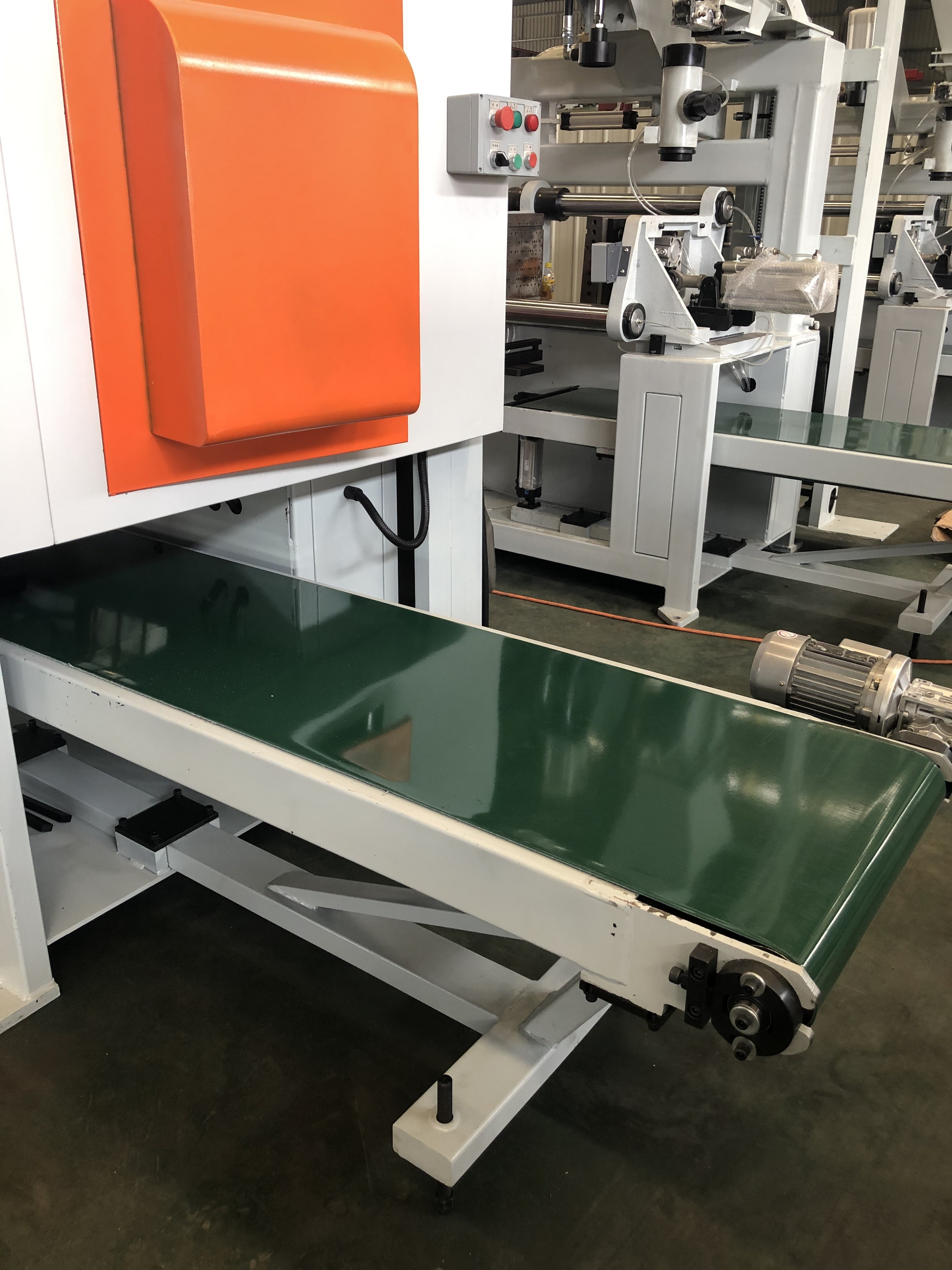 Interface Automatic Casting Core Making Machine With Motor Conveyor For Faucet