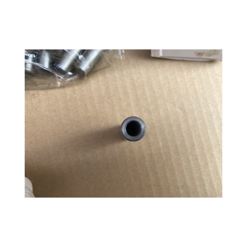 Heavy Truck Valve Guide 3942645 for Dongfeng Tianlong Standard Size