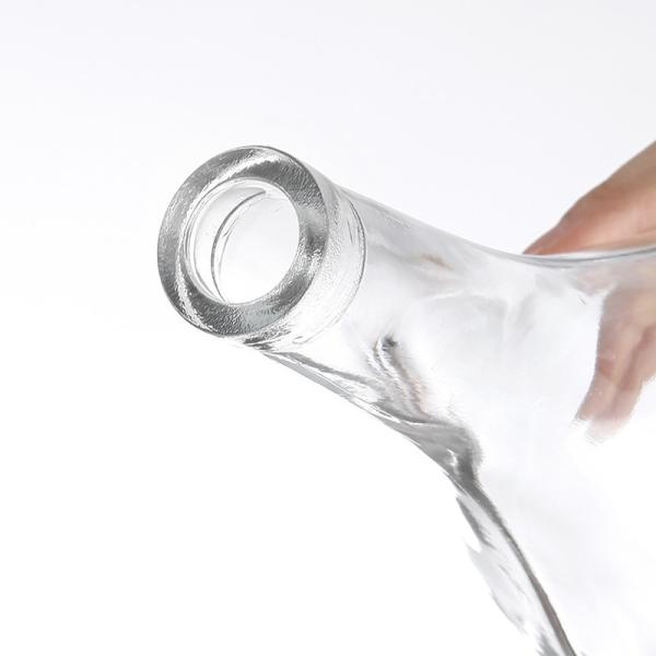 Buy cheap Whiskey Bottle Cork 500ml 750ml 1000ml Made of Super Flint Glass for Customization from wholesalers