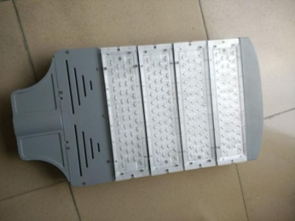 High Brightness IP66 Triple Cree LED Street Light 110W 120W With 10KV 20KV Surge