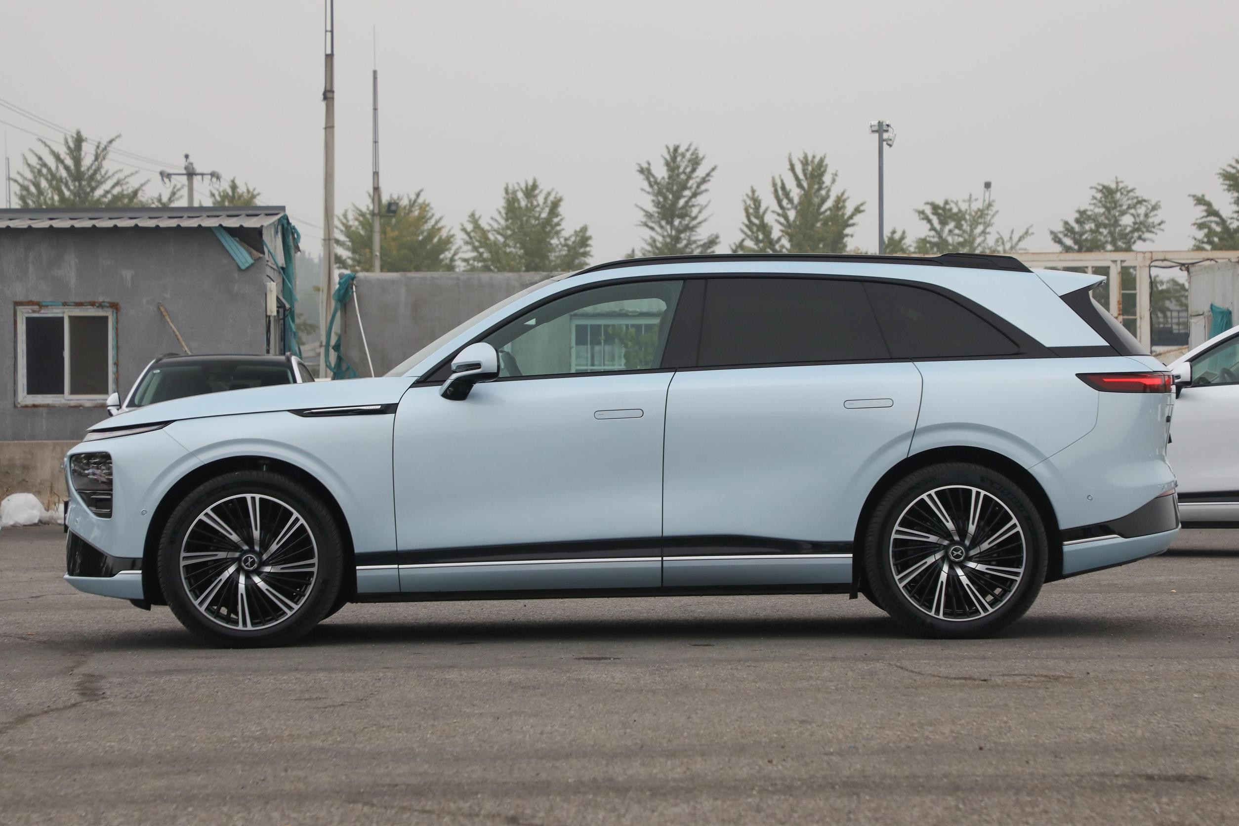 Xpeng G9 702km Suv Electric Car High Speed Lithium Battery Electric Vehicle