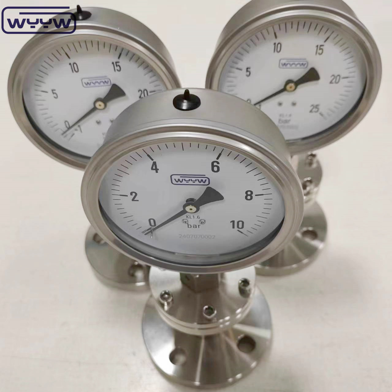 1/2 Thread Size Bourdon Tube Pressure Gauge with 1/4 Inch NPT Connection Size for Accurate Pressure Measurement