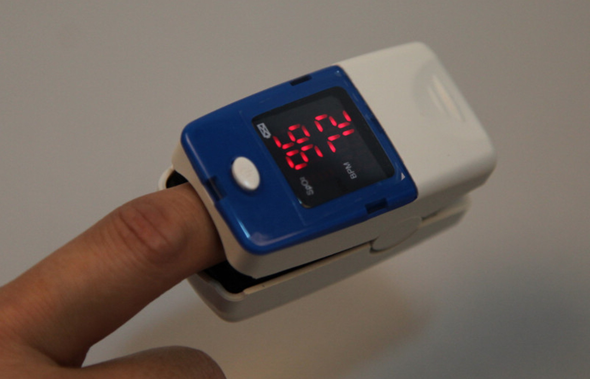 Handheld Fingertip Oxygen Pulse Oximeter For Family , Hospital