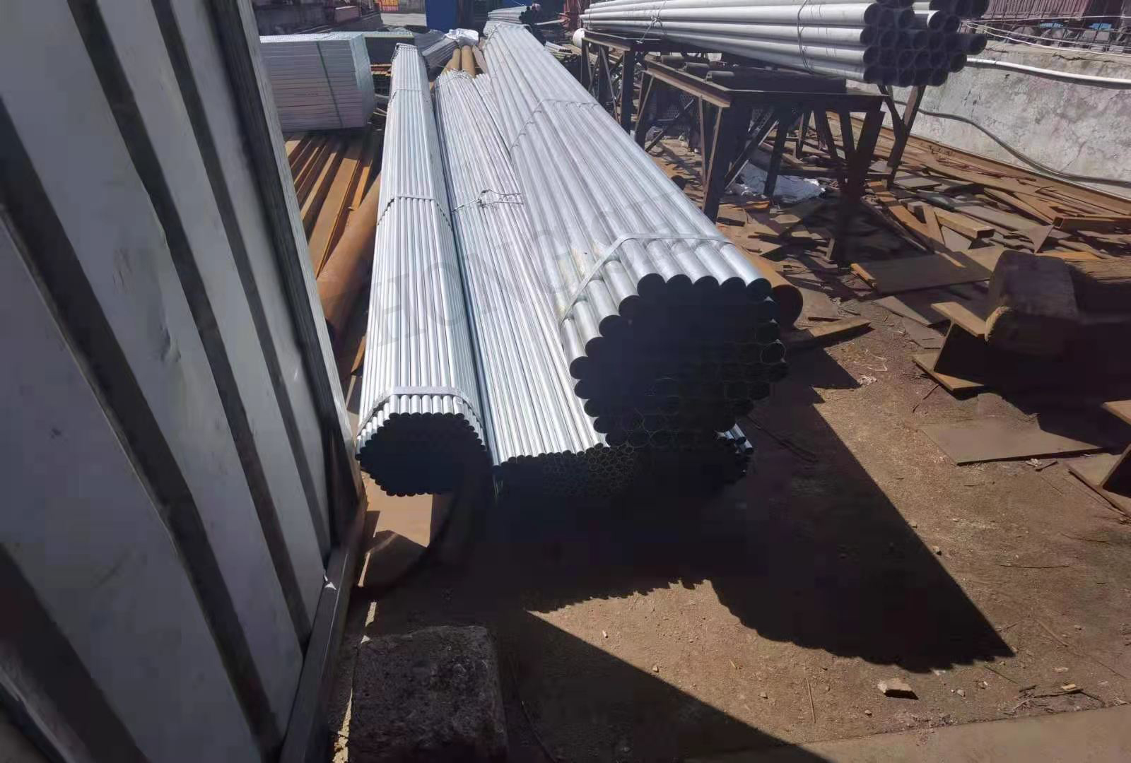 2.5-4.5mm Round Galvanized Steel GI Pipe Hot Dipped Zinc Coated and Invoiced by Actual Weight for Industry