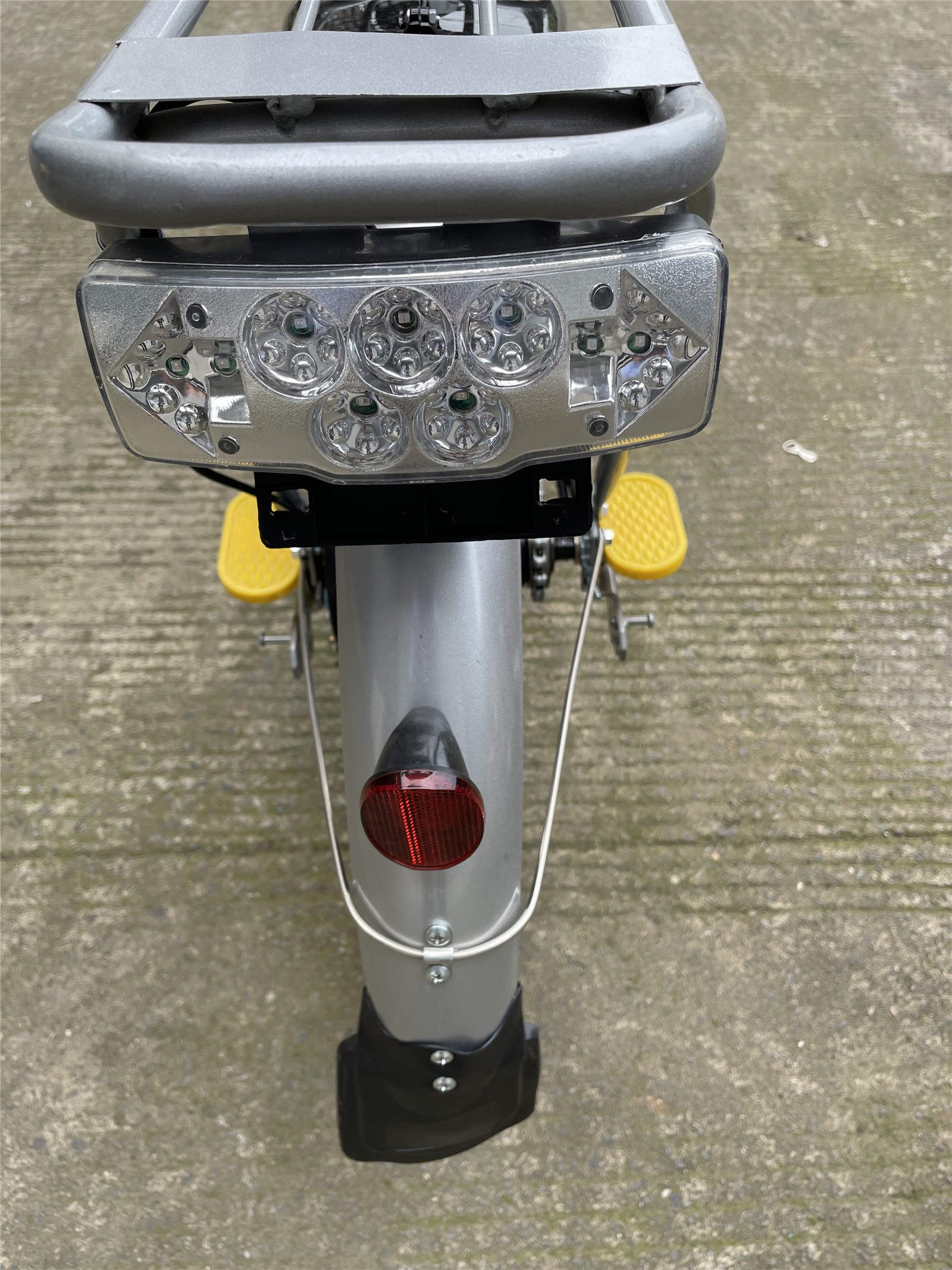 Max Speed 30 - 50Km/H Electric Bicycle 24 Inch 48V 350W City E Bikes