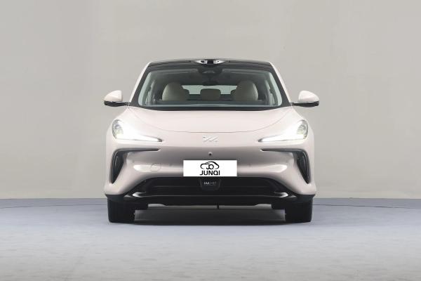 Zhiji LS6 IM Electric Car 4 Door 5 Seat SUV 760km Long Range New Energy Electric