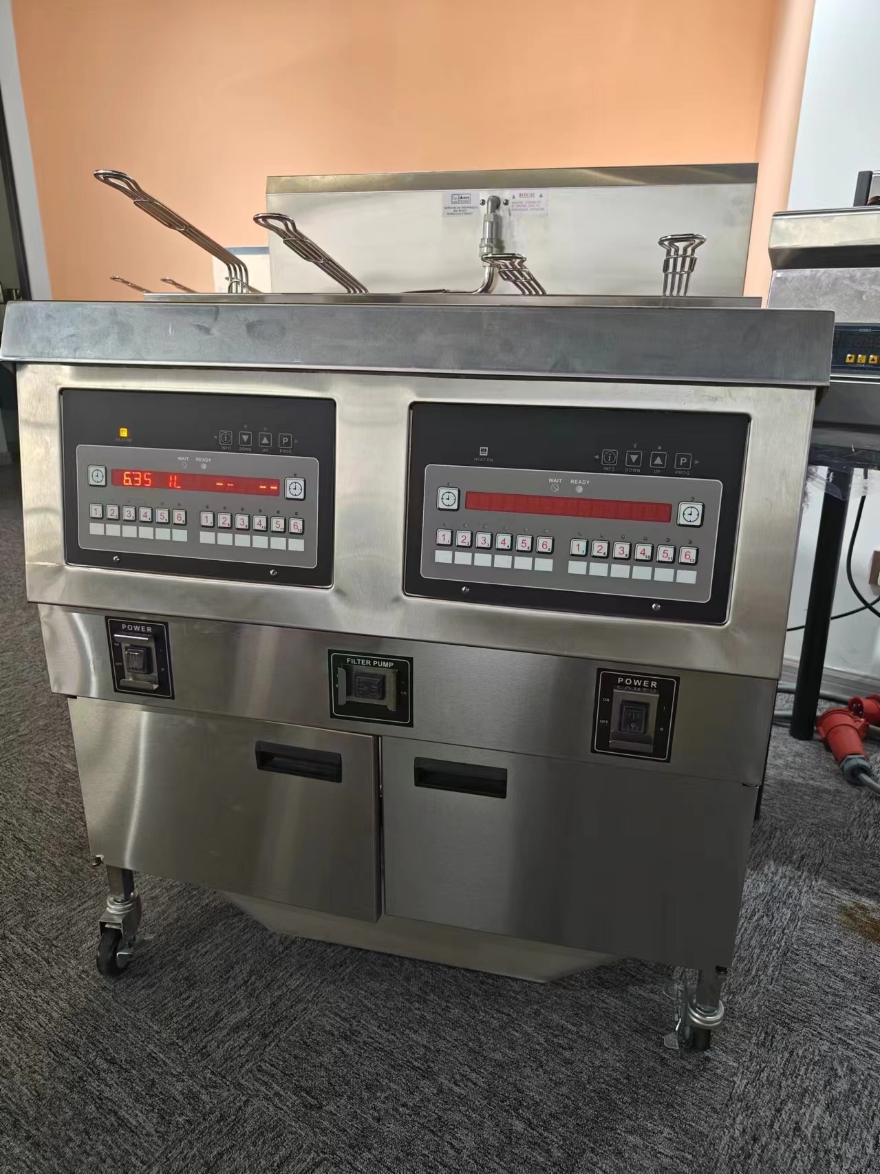 Two Pots Four Baskets Electric Digital Computer Panel Open Deep Fryer With Oil Filtration