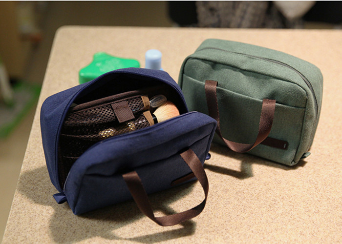 Portable Washed Canvas Hanging Travel Organizer Bag Elegant Polyester Material