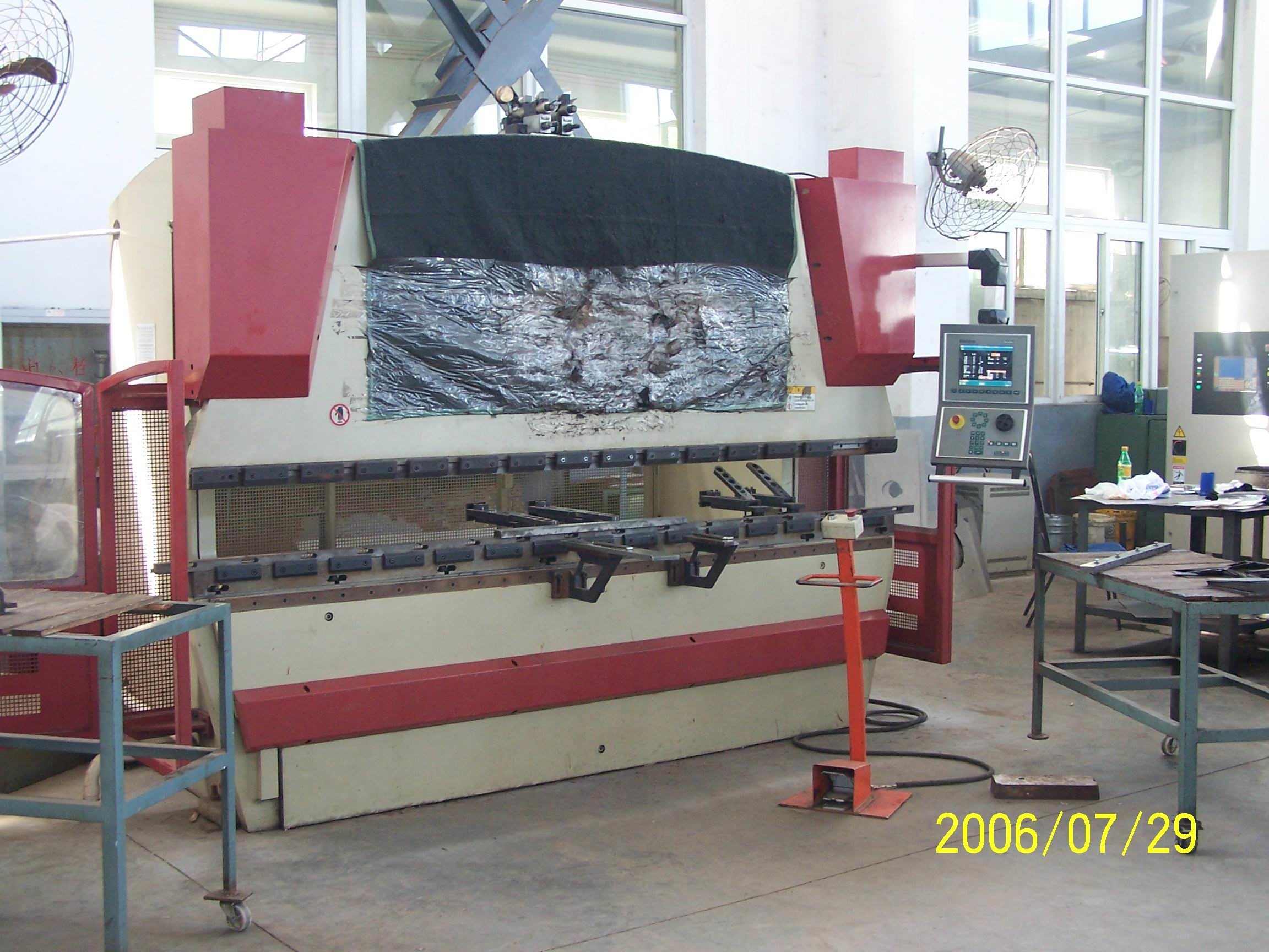 High Pressure Electric Heat Wrinkle Free Pressing Machine For Shirt Collar / Cuff