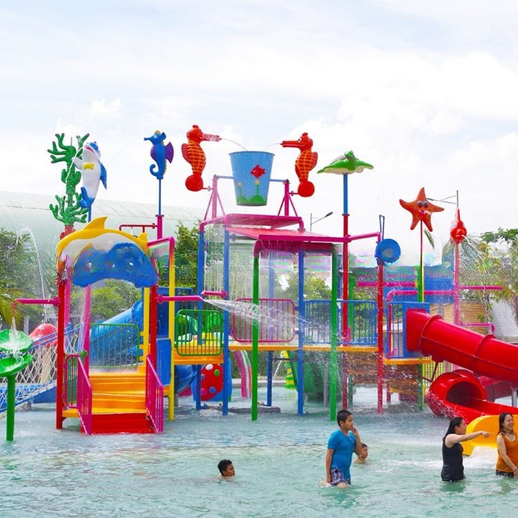 Family Interactive Water Park Playground with Closed Spiral Slide