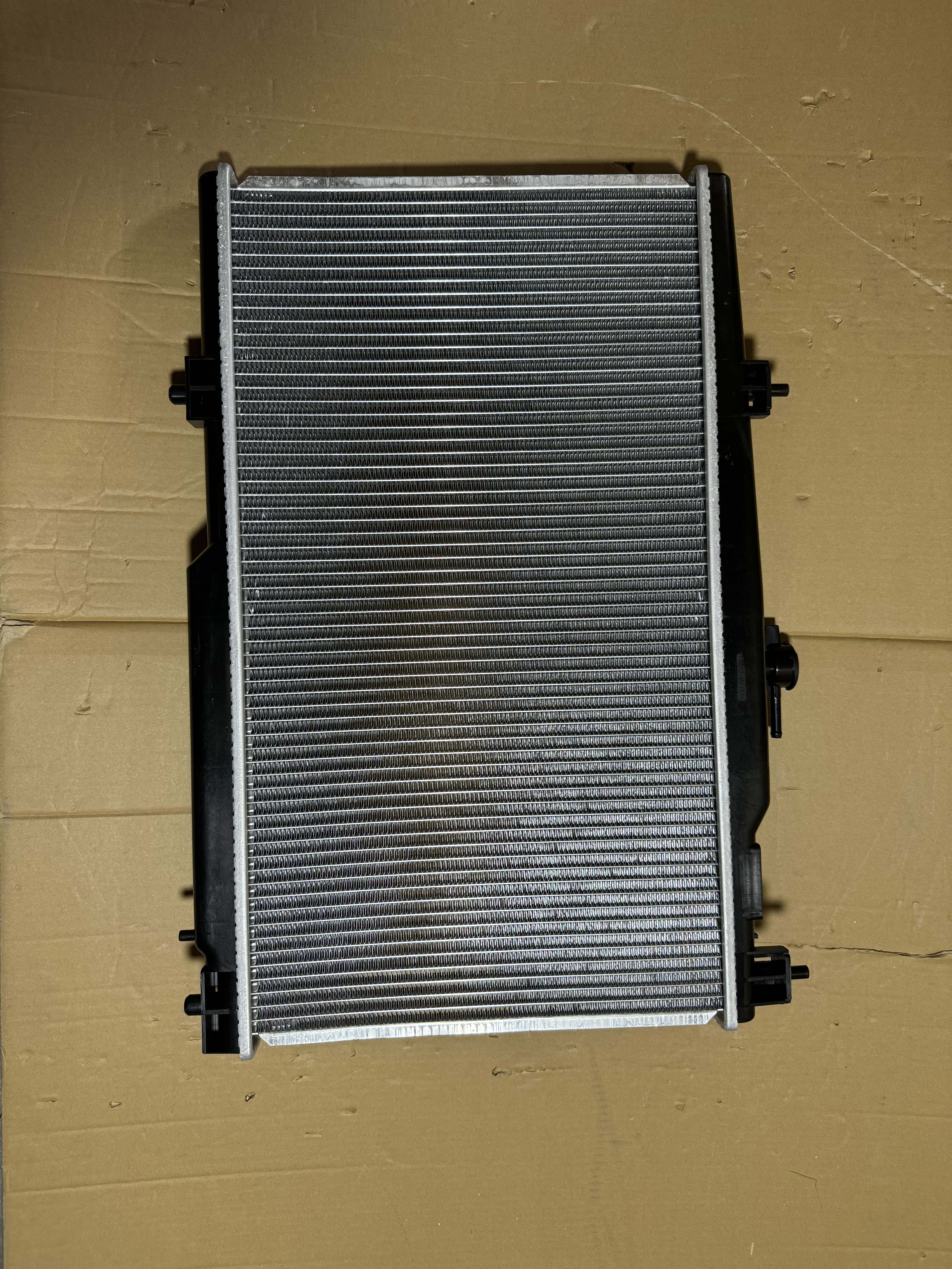 Cooling System for TOYOTA VIOS MT Aluminum Radiator Water Tank 1640002420 1640014070