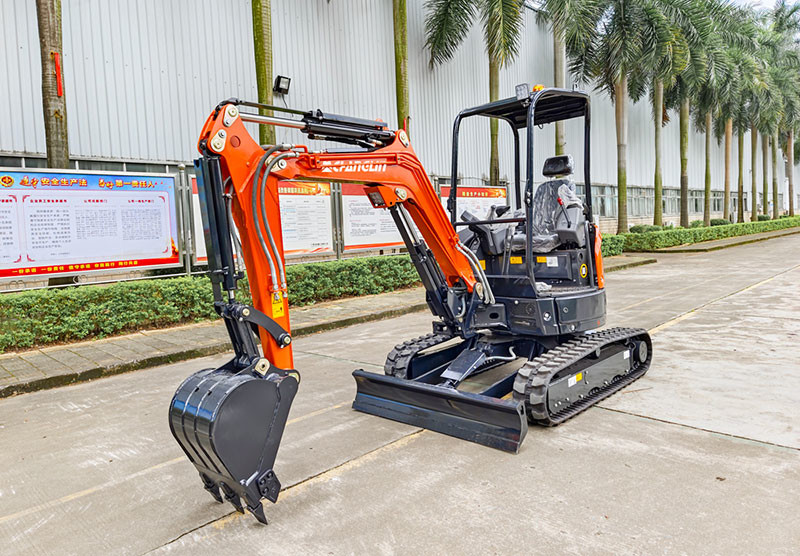 Red Mini Excavator 2600kg Tailless Bucekt 0.09M3 With Cabin Euro 5 Rubber Track Kubota CAT JCB