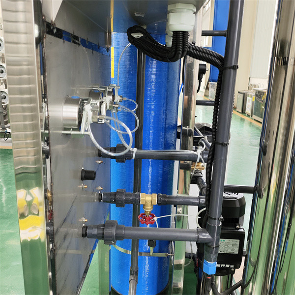 0.5 Ton Of Unipolar Reverse Osmosis Water Treatment Equipment For 3 Tanks Treatment Machine Plant