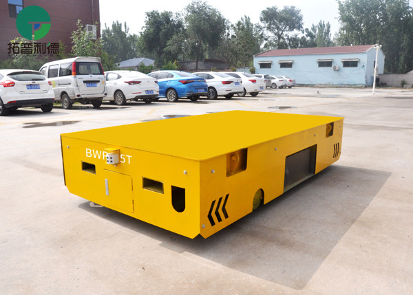 Trackless rechargeable electric steerable flatbed transfer cart