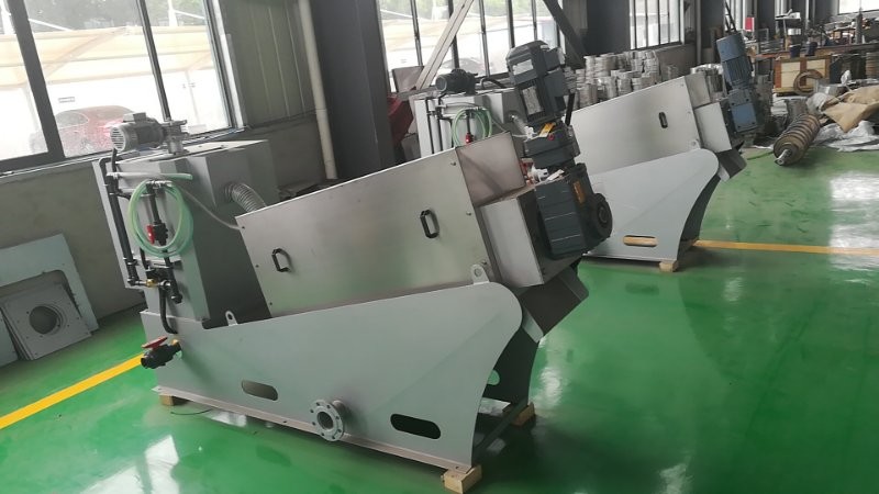 Carbon Steel Sludge Dewatering Machine , 0.3Kw Multi Disc Screw Press
