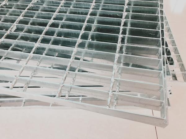 Buy cheap Hot Dipped Galvanized ety Grating Walkway Press Welded 2 4 6 Mm Square from wholesalers