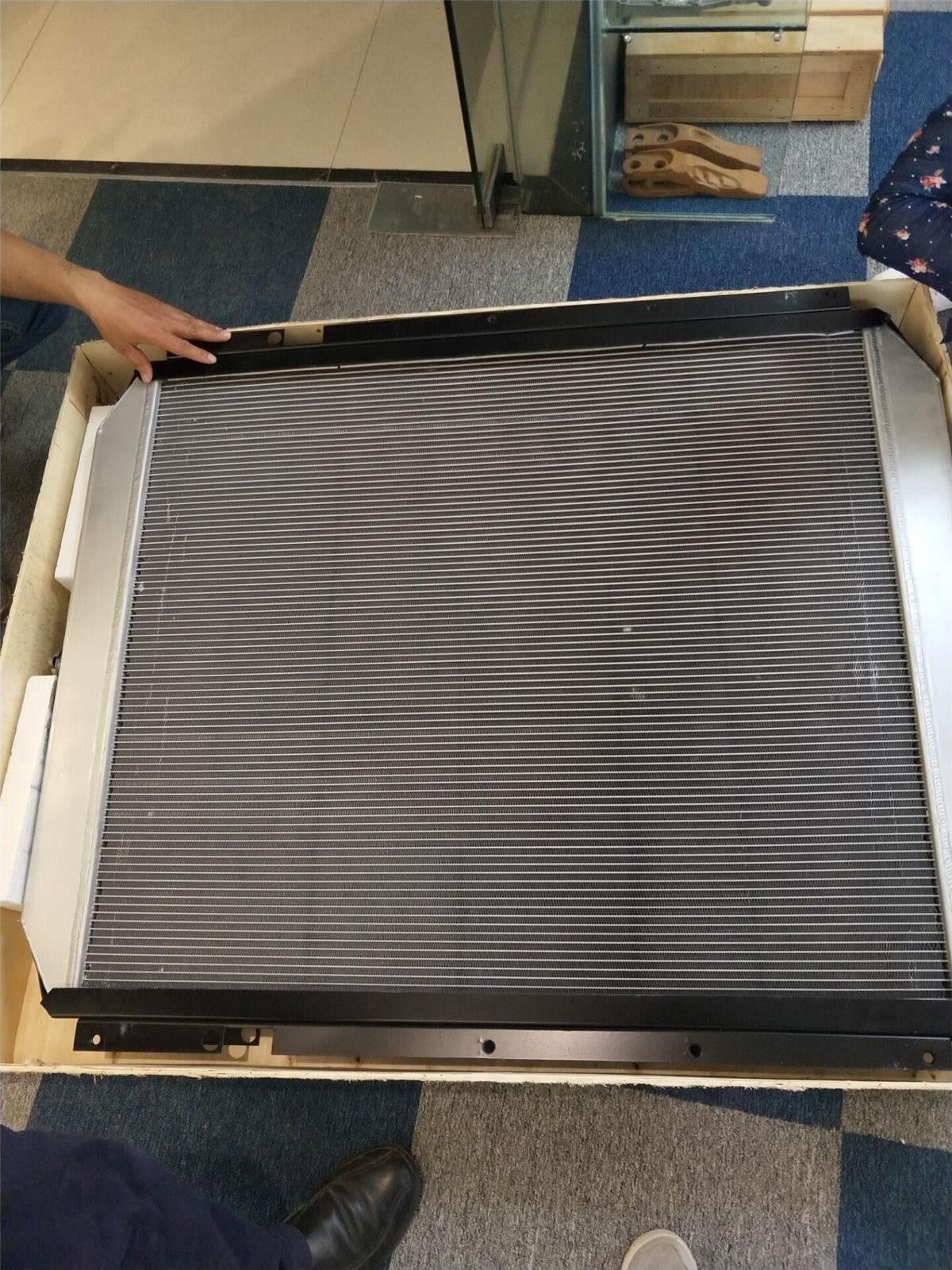 1241762 Radiator for CAT E330B