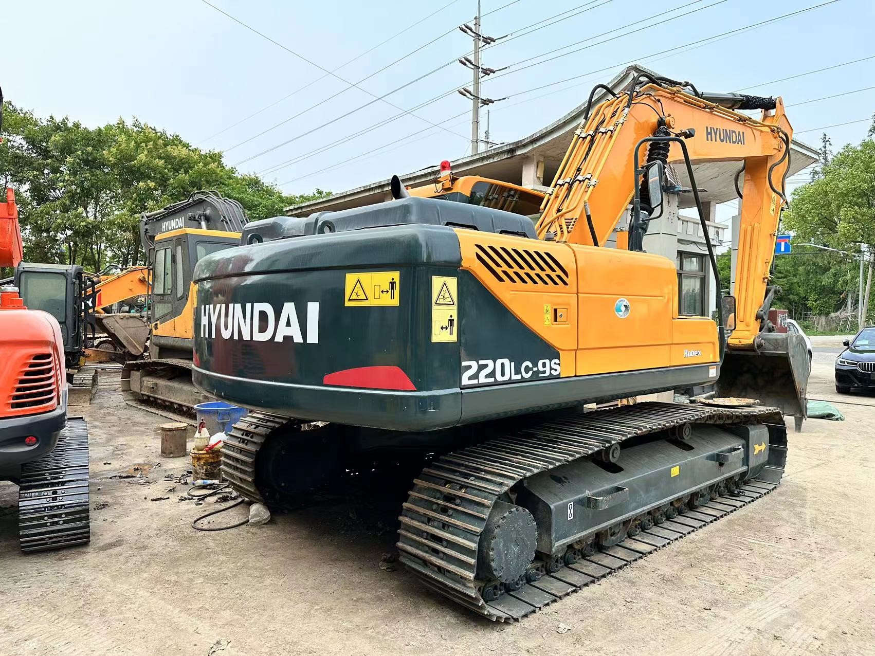 Used Hyundai Digger R220-9S Secondhand 22ton Medium Type Crawler Excavator