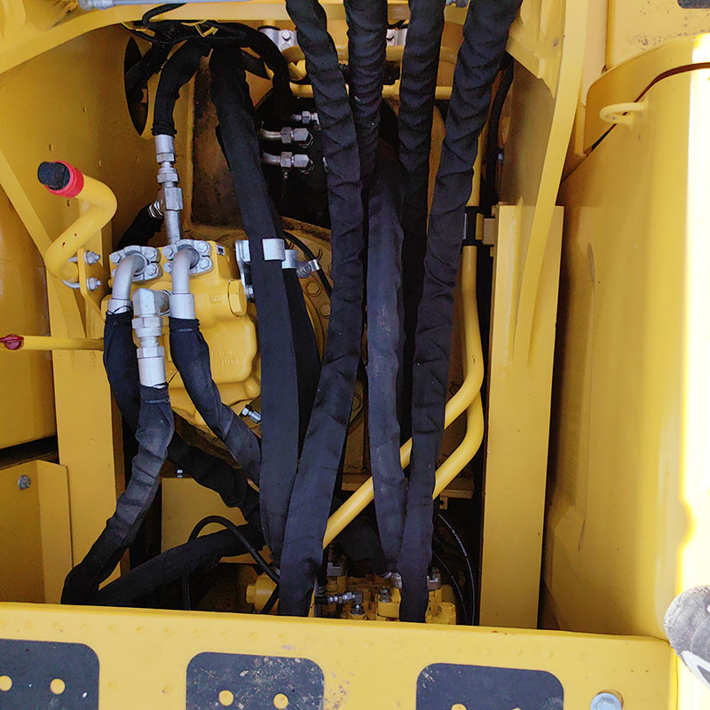 Used Komatsu PC240 hydraulic Excavator original Engine 400L Large Fuel Tank Quality Guaranteed
