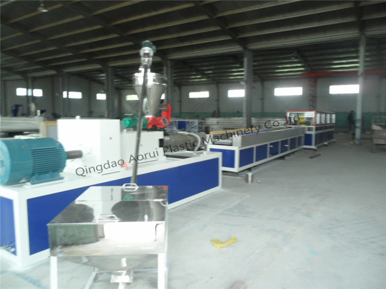 22kw 120kg/H 10m/Min PVC WPC Profile Extrusion Line , Plastic Profile Making Machine