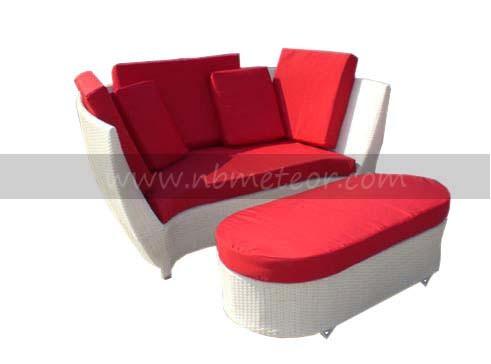 Buy cheap Water Resistant Rattan Daybed Queen Round for Poolside Relaxation from wholesalers
