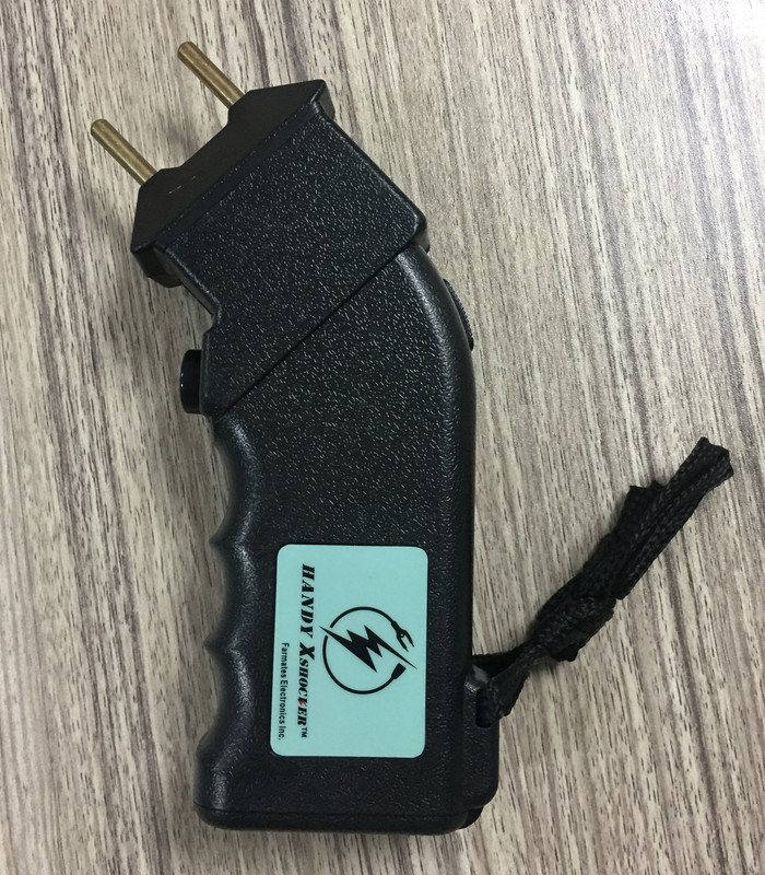 Mini Battery Handheld Cattle Prod Low Voltage 2.4W CE Certified