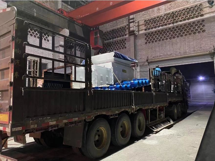 Coal Ore Screening Equipment 1000mm Roll Surface For Medium Production Line