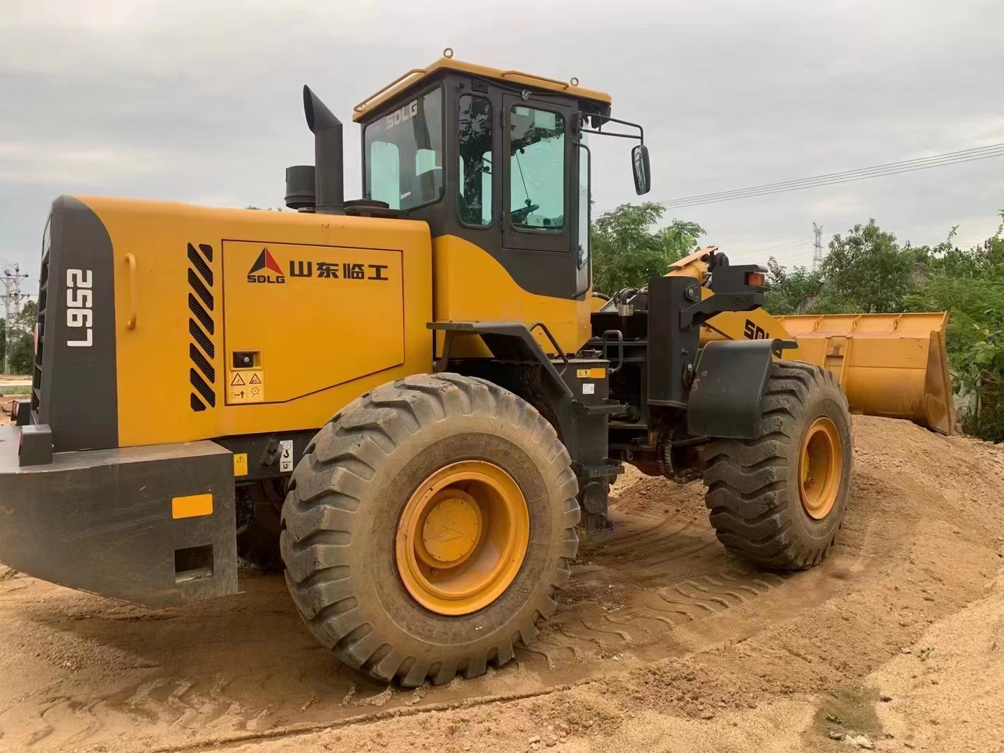 SDLG LG956L Used Mini Wheel Loader with 2.8m3 Bucket Capacity and Top Hydraulic Pump