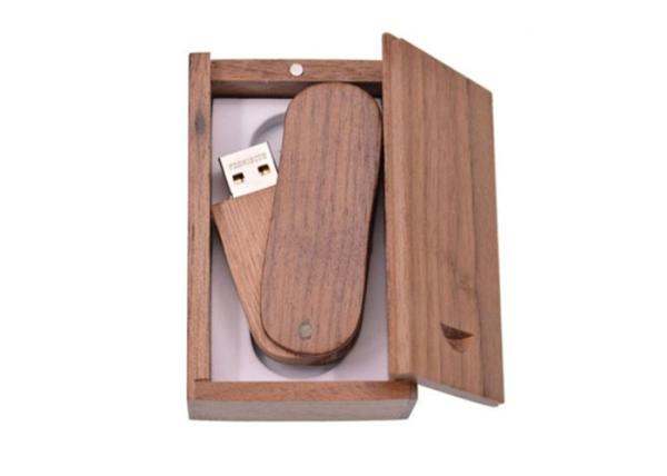 4GB 8GB 16GB USB Flash Drive Swivel Model , Walnut Block Wood USB 2.0 Flash