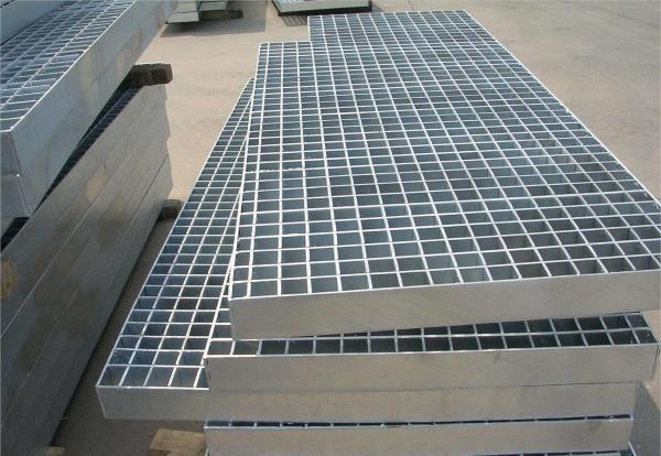 Buy cheap Industrial Steel Walkway Grating Hot Dip Galvanized Feature Customized Size from wholesalers