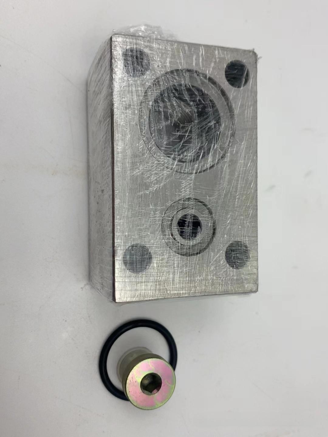 403352 Swing Cylinder Connecting Valve Block New Silver Concrete Pump Spare Parts For Putzmeister Pumps