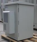 Single Wall Heat Insulated 15U Pole Mount Cabinet Thermostatic Box With Peltier