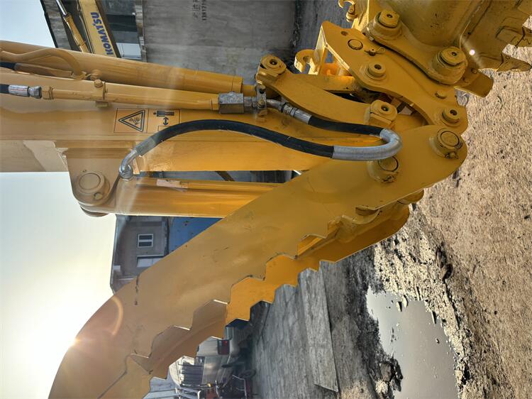 Used Komatsu Pc56-7 Excavator With Original Hydraulic Valve In Low Hours In Shanghai