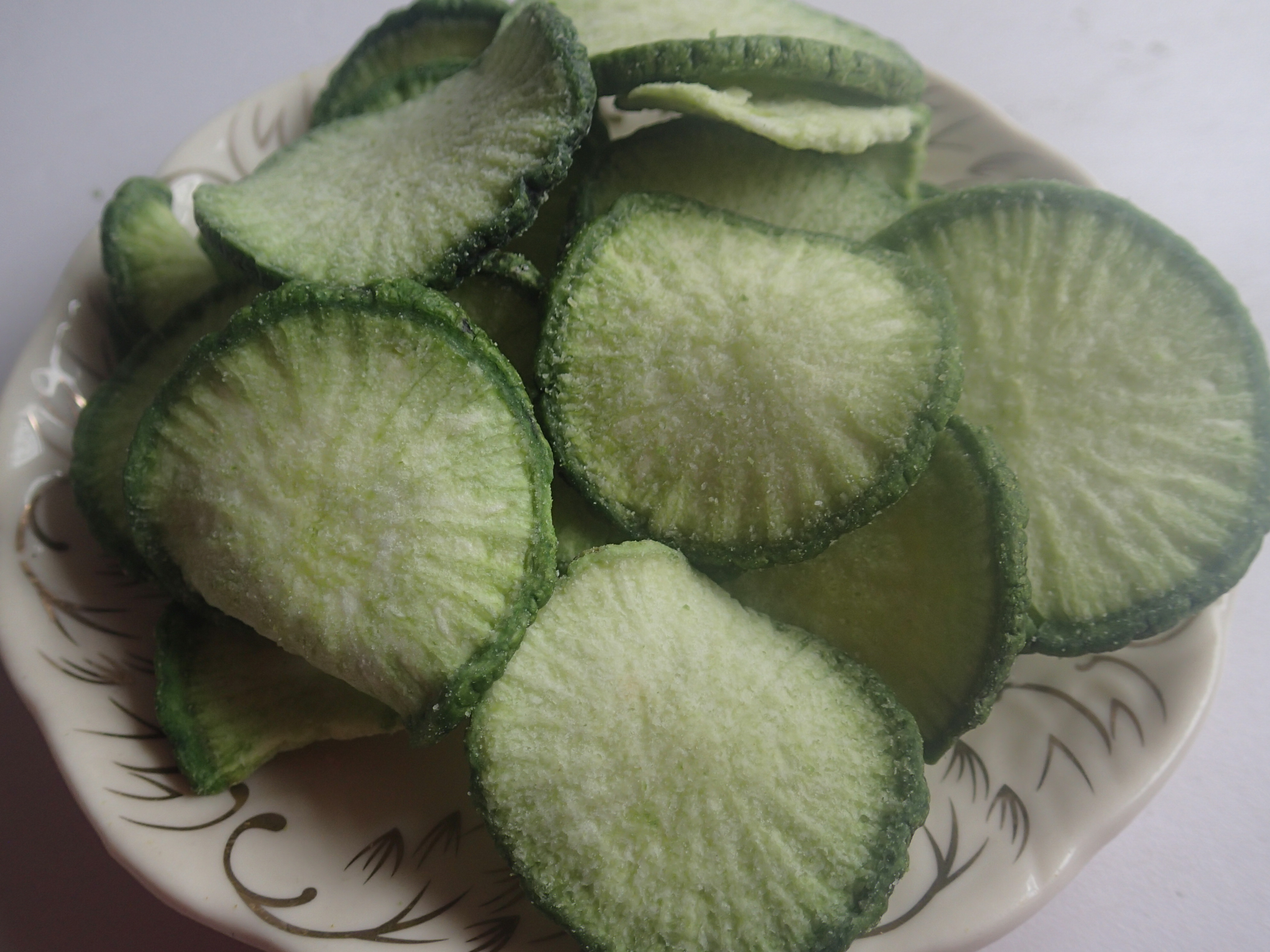 Premium Quality Sliced Vacuum Fried Vegetable Dried Green Radish Snacks