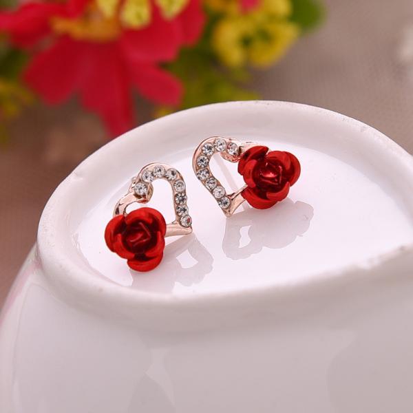 Buy cheap 2018 Fashion American style lady parts Heart ShapeEarringsSilver Exported Korea Fashion Flower shapes Diamond from wholesalers