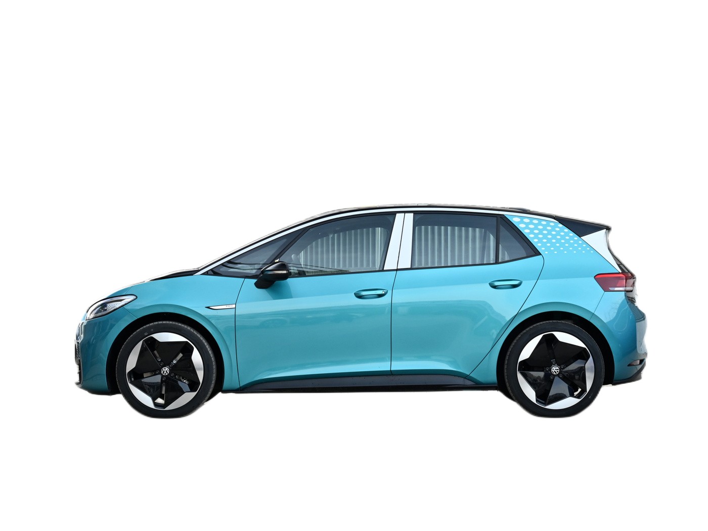 Volks-wagen ID3 the cheapest in stock, has a endurance of 450KW. White, blue and grey new/used cars are sold simultaneously