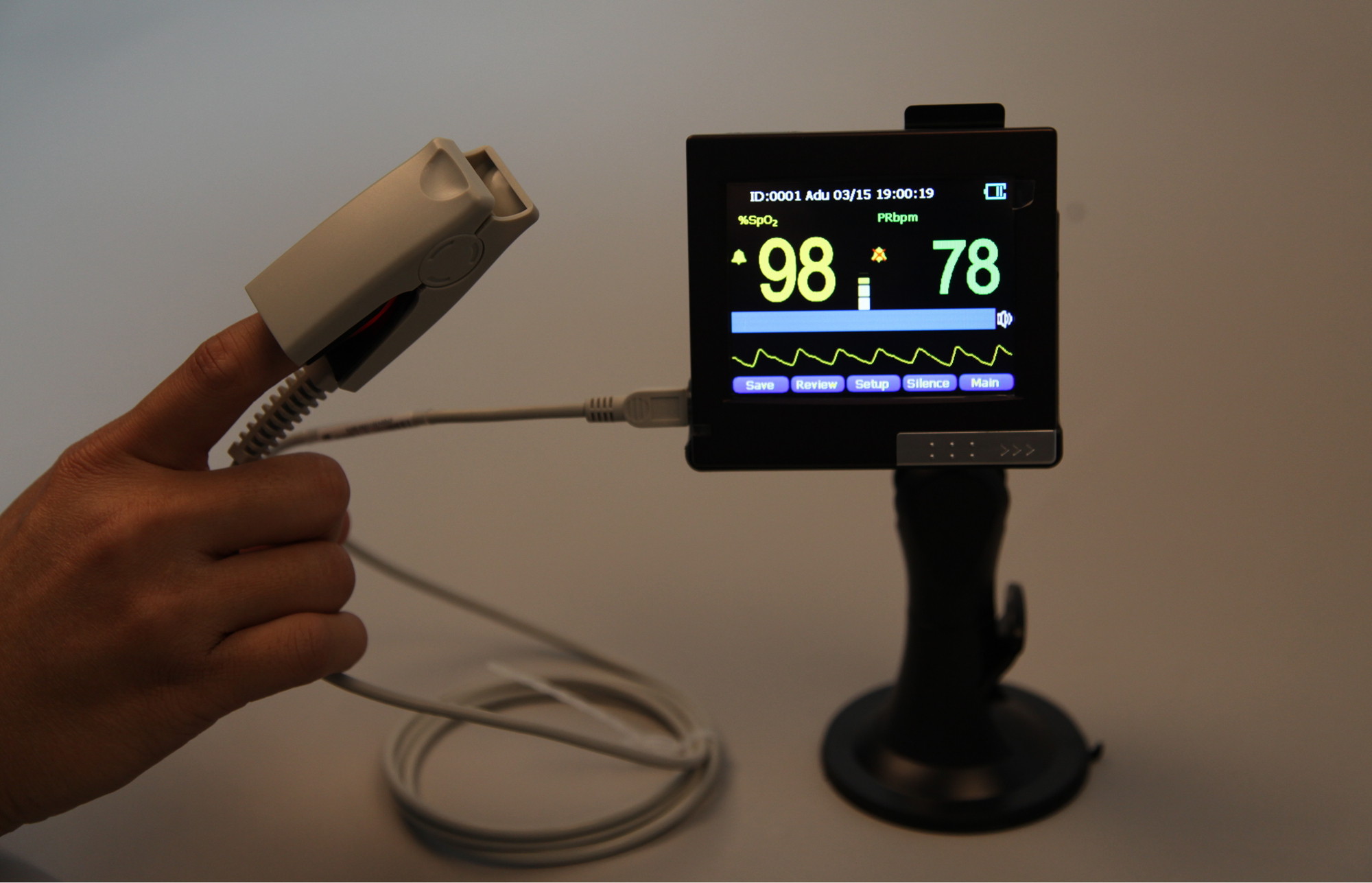 Desktop Rechargeable Fingertip Pulse Oximeter , LED Display