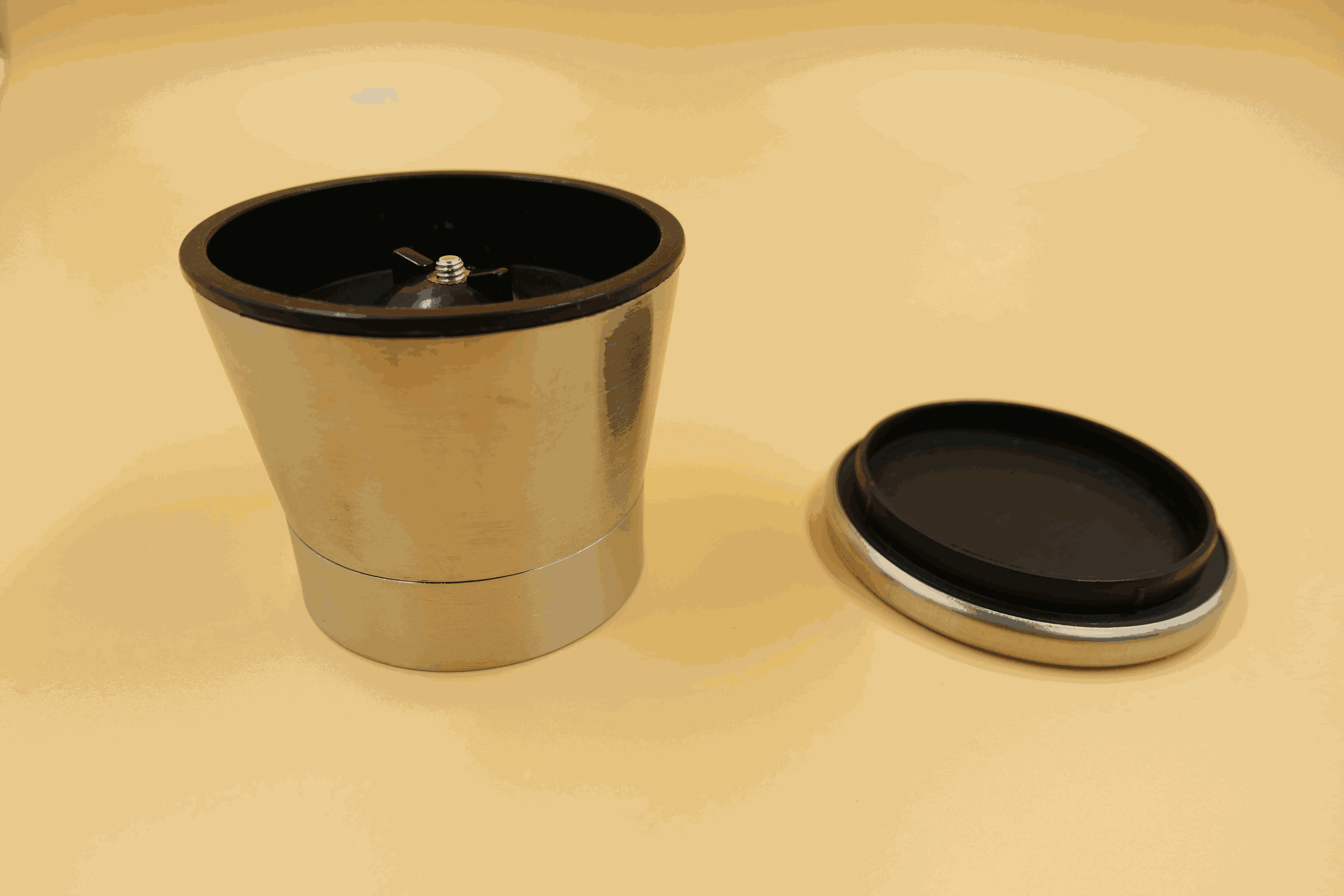 Stainless Steel 132mm 235g 170ml Glass Salt Bottle