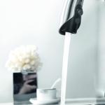 SENTO New Design kitchen sink faucet Swan faucet spray out for US MARKET