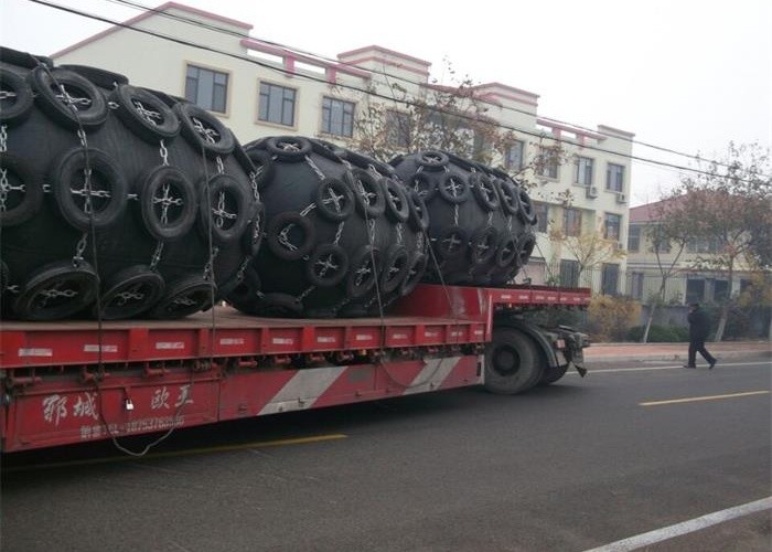 Marine Boat Pneumatic Rubber Fender Inflatable With Tires And Chains