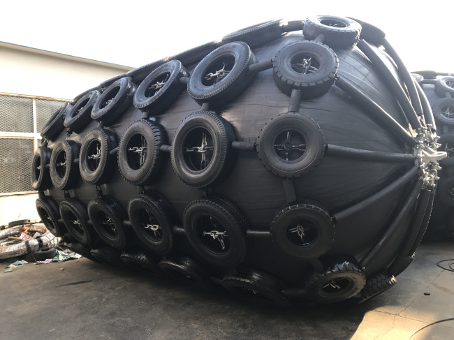 Yokohama Type Marine Pneumatic Rubber Fenders for Ship Docking Protection