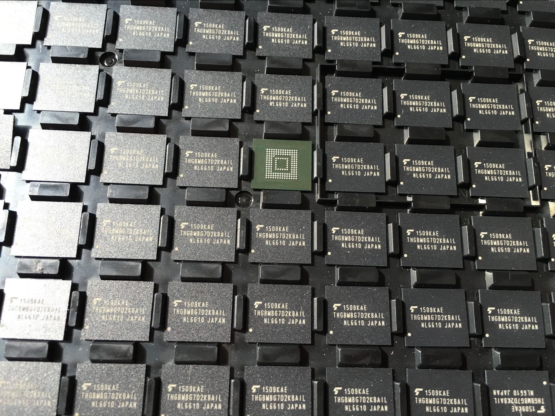 THGBMBG702KBAIL Semiconductor BGA Integrated Circuits IC