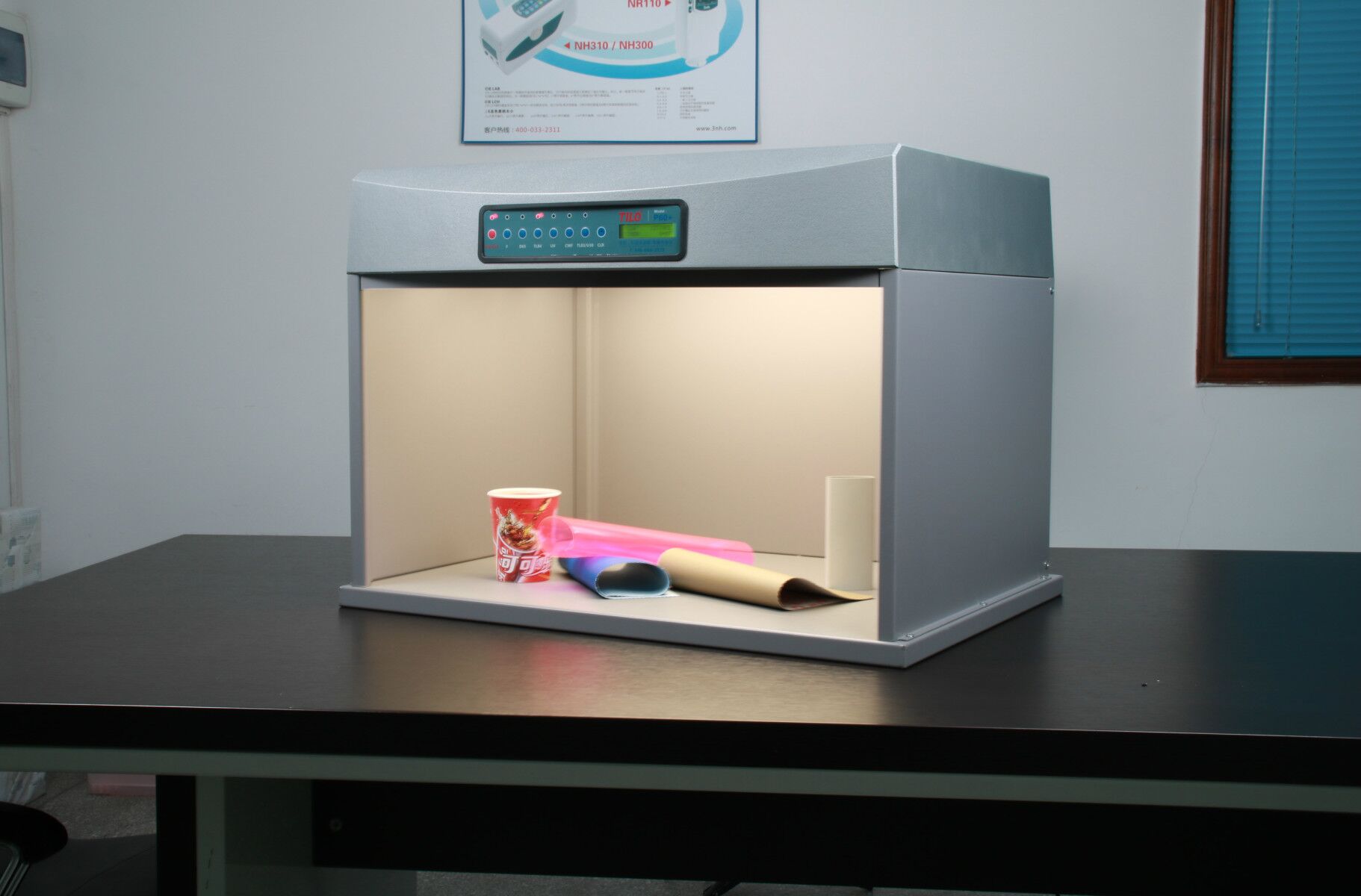 TILO P60+ 6 Light Source D65 TL84 UV F CWF TL84 Colour Check Machine Color Assessment Cabinent