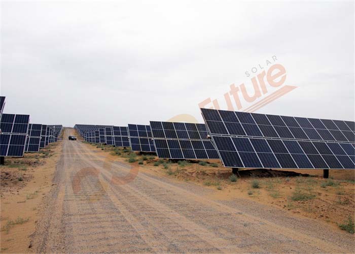 Off Grid 1 Axis Tracking Solar Panel System Night Position