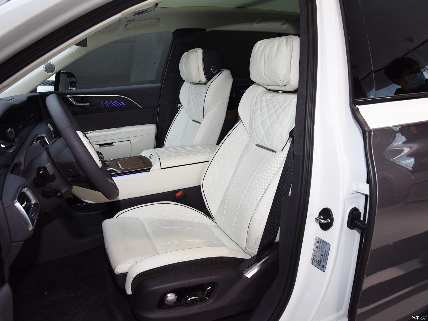 In Stock Hongqi E-Hs9 New Or Used Chinese New Electric Car With 4WD Motor 6 Seats 690km Hongqi E-Hs9