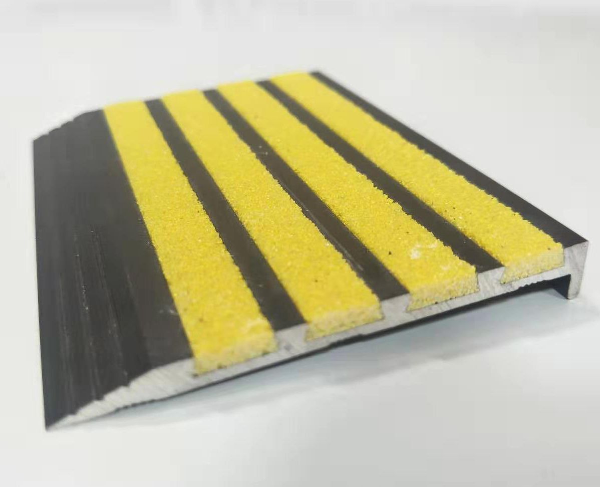 Skid Resistance Aluminum Tile Trim Power Coating PVC Metal Tile Trim
