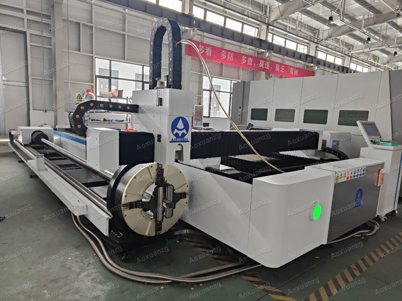 Full Automatic 6m Pipe Plate Cnc Fiber Laser Cutting Machine 3kw 1500*3000mm Exchange Table