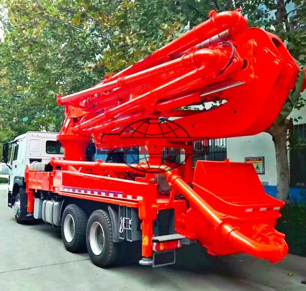 Buy cheap 6x4 HOWO Cement Boom Truck , 37 / 39 Meter Boom Height Cement Pump Truck from wholesalers
