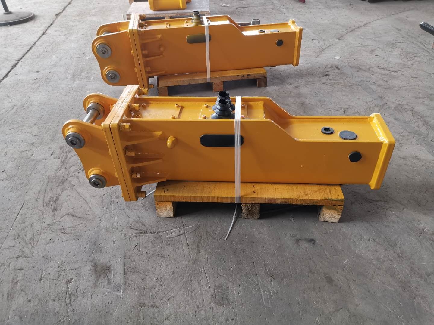 Soosan SB40 Hydraulic Rock Breaker With 68mm Chisel